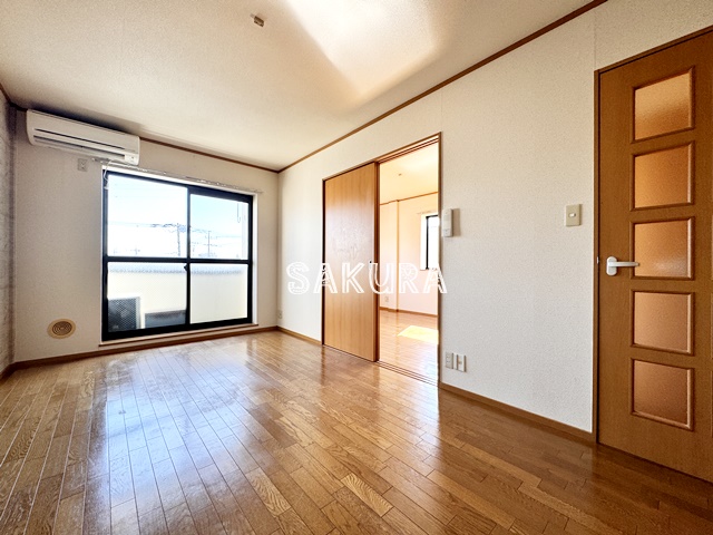 居室・リビング　開放感のあるゆったりとしたお部屋です♪