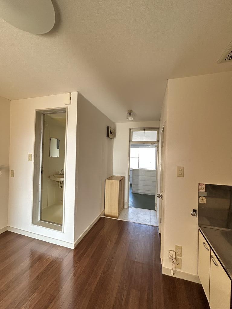 その他　キッチンにもLED照明