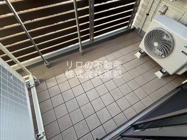 バルコニー　お天気のいい日は洗濯物も気持ちよく干せますね！