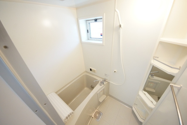 バス・シャワールーム　バスルーム