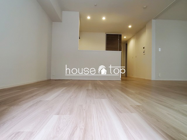 居室・リビング　テーブルやソファーなど設置可能