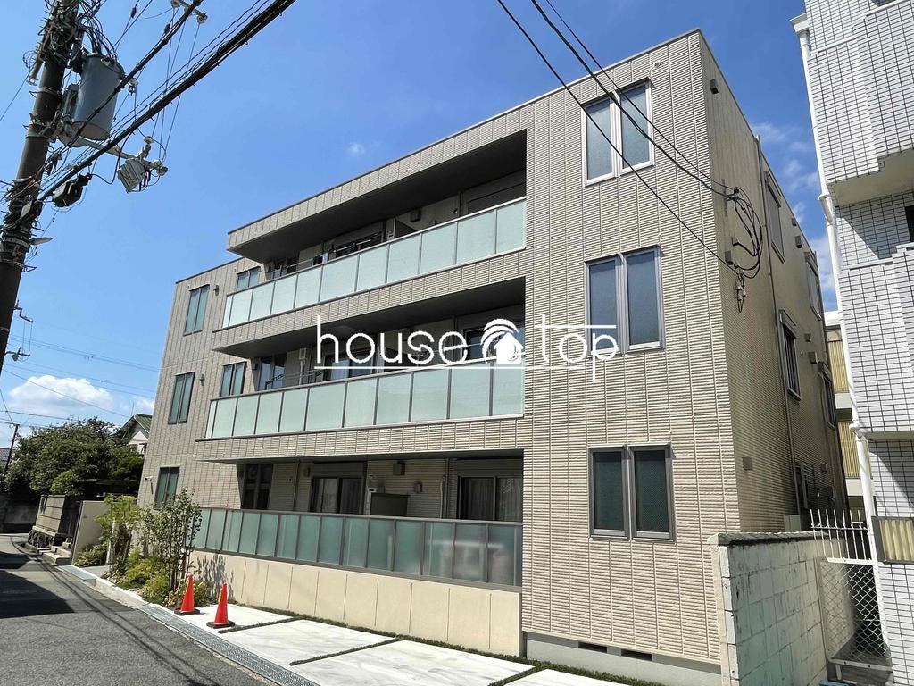 建物外観　オートロック・エレベーター・宅配BOX完備