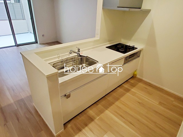 キッチン　3口コンロ付きシステムキッチン