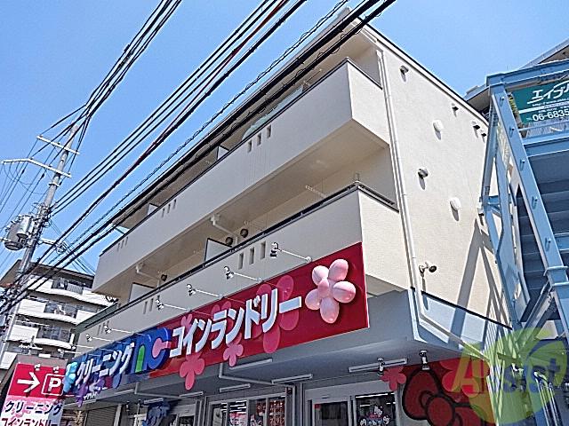 建物外観　豊中市西緑丘「西緑丘グランドハイツＤ」