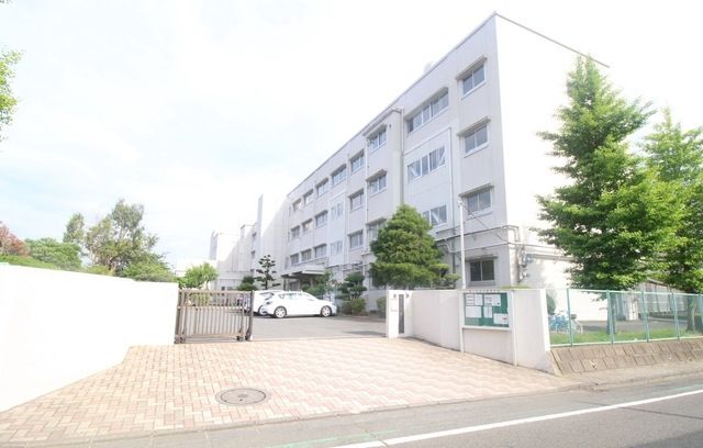 小学校　横浜市立鉄小学校（小学校）まで1718m