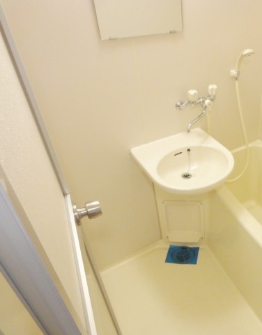 洗面設備　同物件別号室のものです。