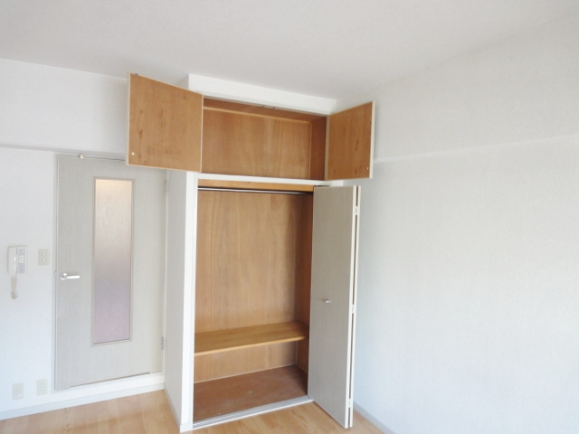 収納　同物件別号室のものです。