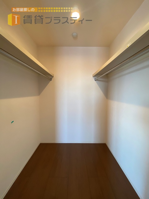 収納　たっぷり収納できるウォークイン！