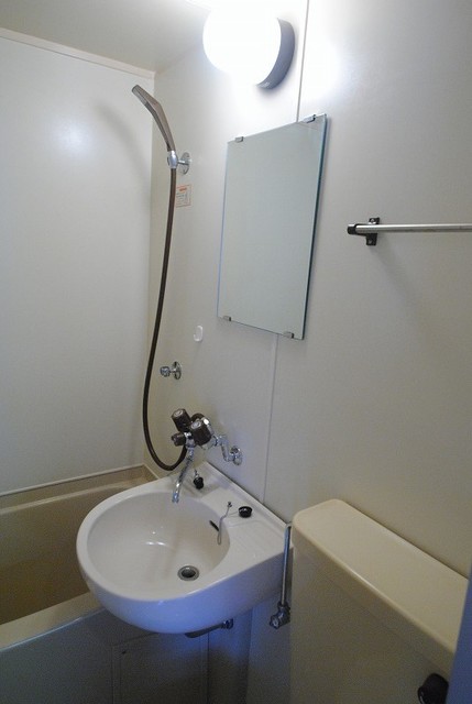 洗面設備　写真は３０３号室