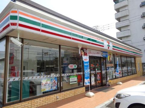 その他　セブンイレブン丸亀城東町2丁目店（その他）まで838m