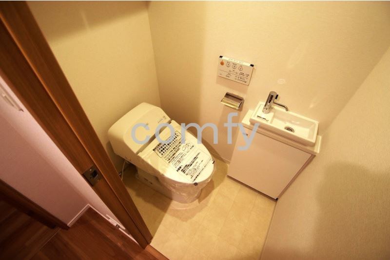 トイレ　ウォシュレット付きトイレ