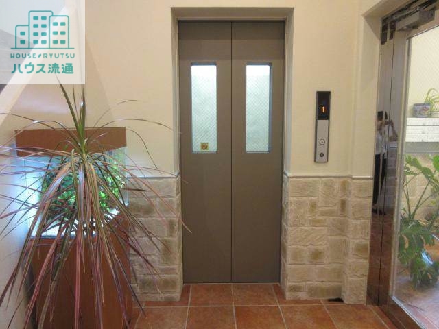 エントランス　エントランス部分