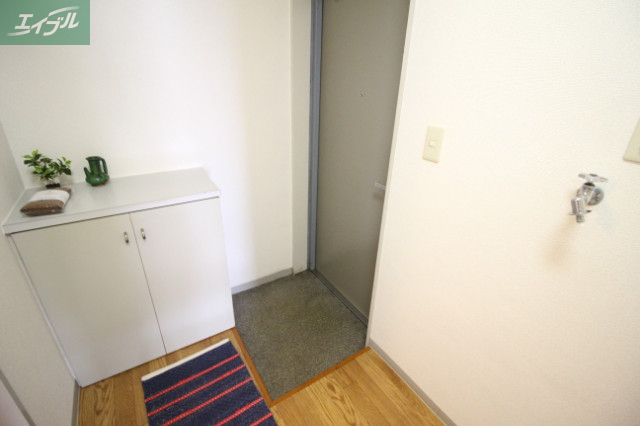 玄関　同タイプのお部屋の写真です