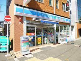 コンビニ　ローソン 市谷仲之町店（コンビニ）まで181m