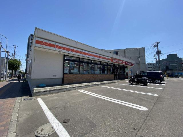 コンビニ　セイコーマート（コンビニ）まで221m