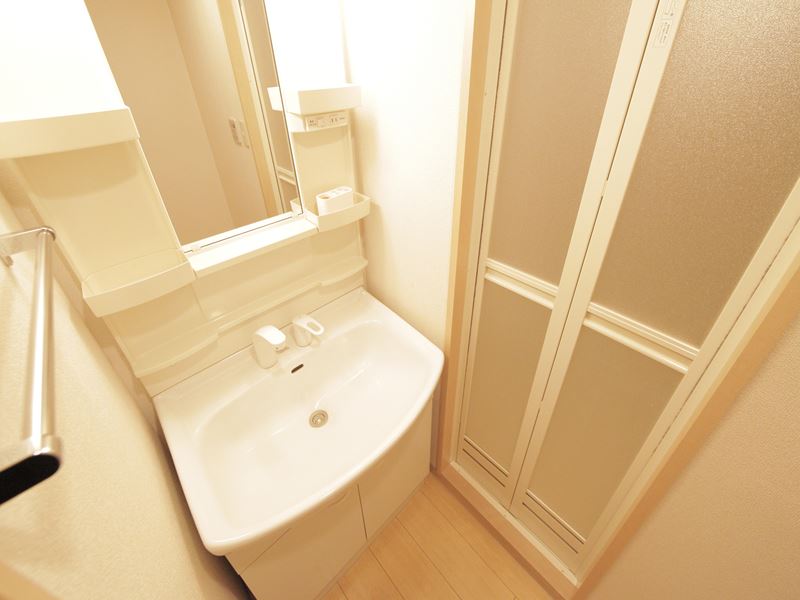 洗面設備　シャンプードレッサー　脱衣所　室内洗濯機置き場