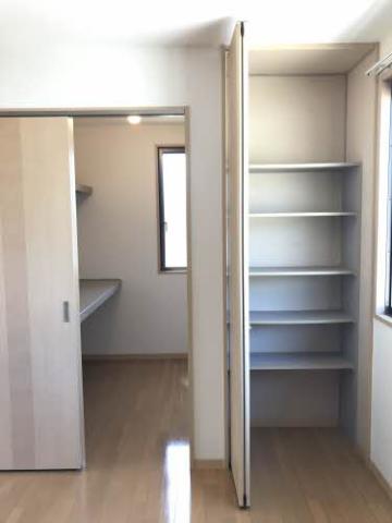 収納　※同タイプ部屋の写真です。