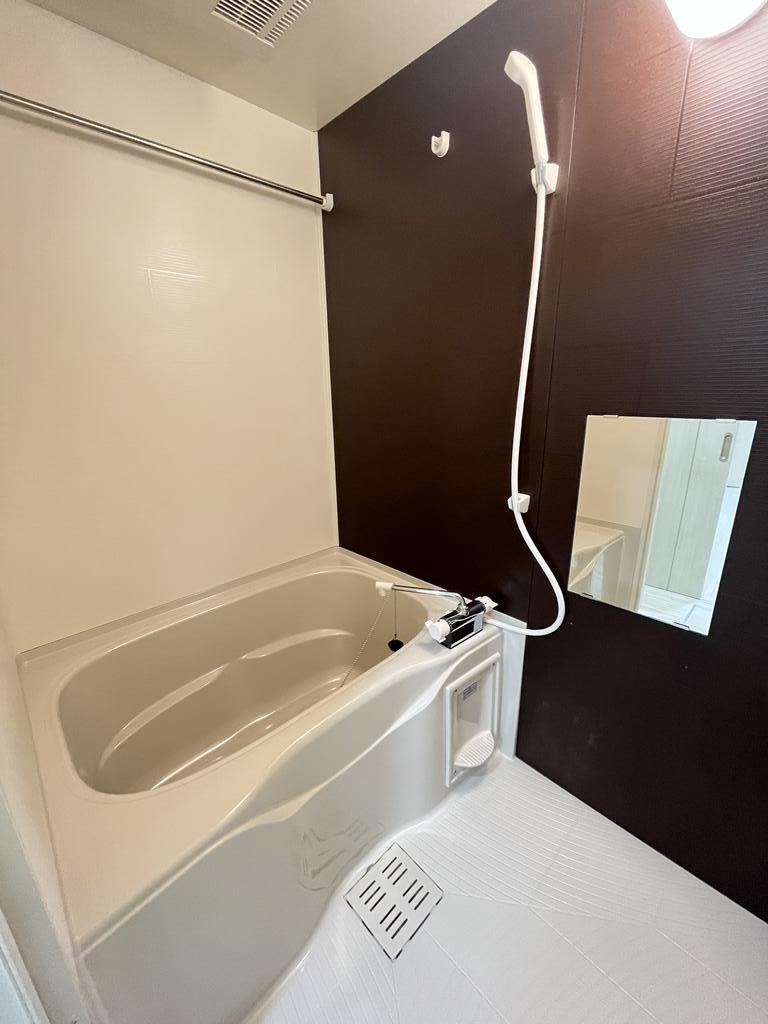 バス・シャワールーム　※同タイプ同モデルの写真を使用