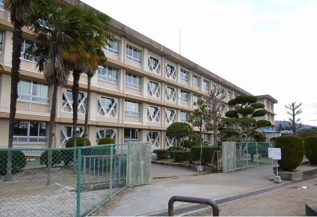 小学校　十日市小学校（小学校）まで400m