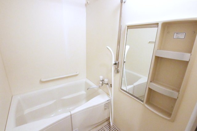 バス・シャワールーム　清潔感のある快適バスルーム♪