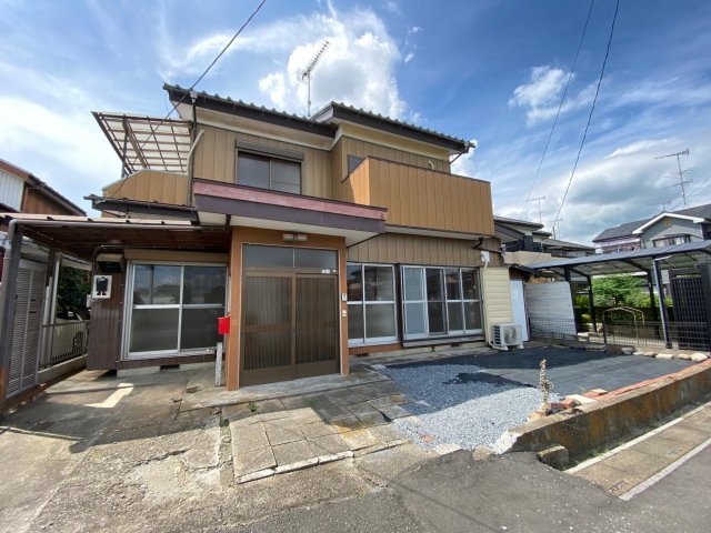 建物外観　駐車は2台可能です。