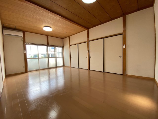 居室・リビング　広い12帖のリビングがあります！