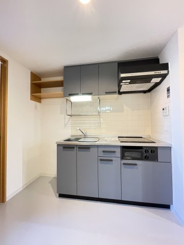 キッチン　電気コンロ付きのシステムキッチン♪