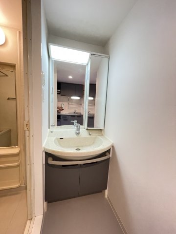 洗面設備　独立洗面台付き！