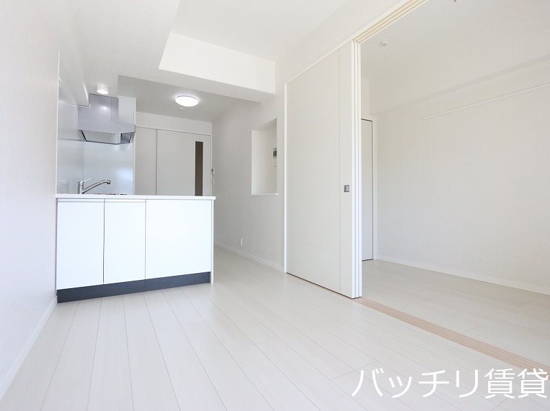 居室・リビング　別号室タイプの為、現状を優先致します。