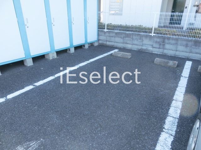 駐車場　敷地内駐車場。