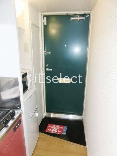 玄関　玄関にはシューズボックスあります。