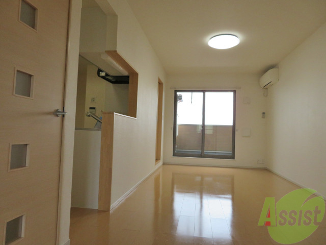 居室・リビング　広々としたリビングです。レイアウト楽しみですね。