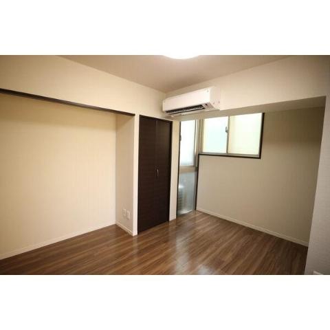 居室・リビング　室内