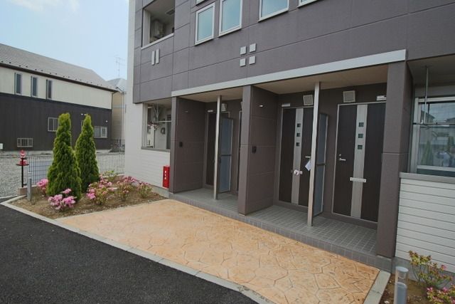 エントランス　きれいな植栽