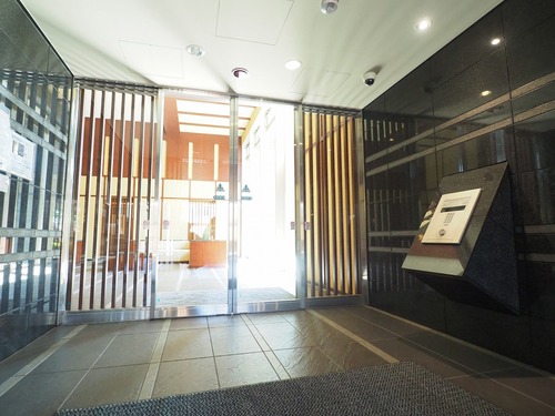 セキュリティ　オートロック機能付きエントランス