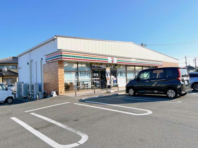 コンビニ　セブンイレブン宇部黒石店（コンビニ）まで658m