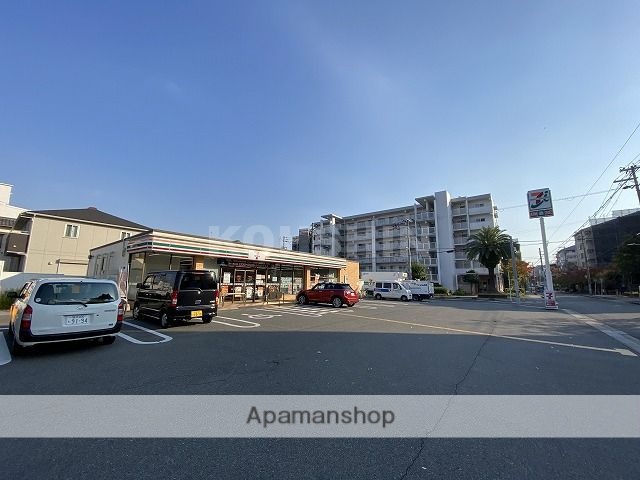 コンビニ　セブンイレブン（コンビニ）まで355m