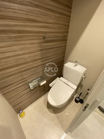 トイレ　サンネクテール天満橋　温水洗浄便座