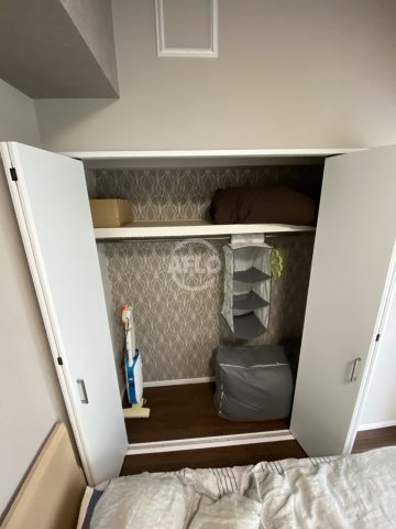 収納　サンネクテール天満橋　クローゼット