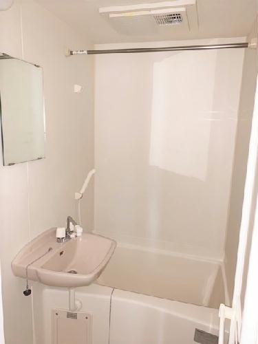 バス・シャワールーム　現況優先。設備・仕様は現地と異なる場合あります。