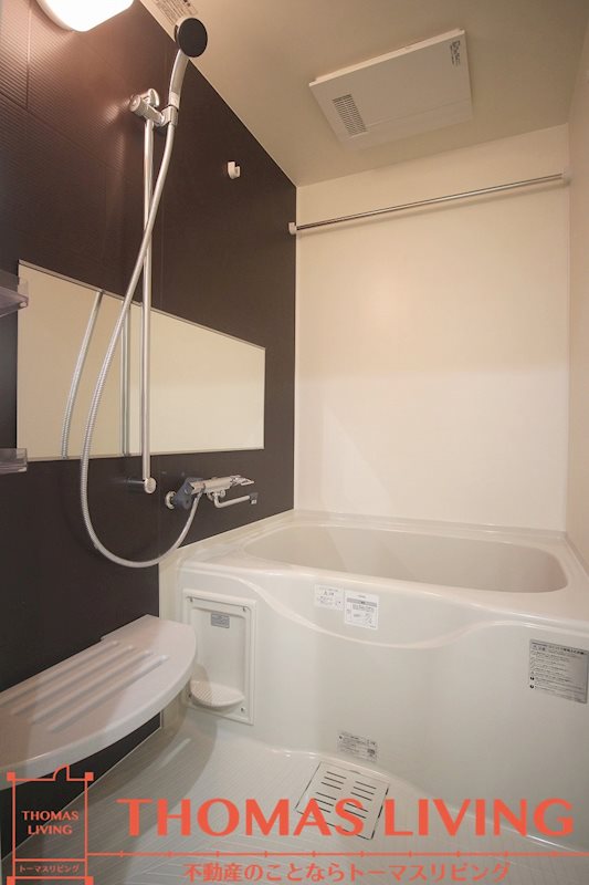 バス・シャワールーム　浴室乾燥機付きです♪