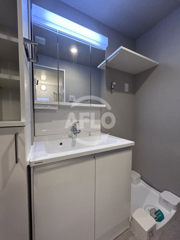 洗面設備　スプランディッド江坂III　洗面台