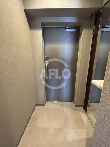 玄関　スプランディッド江坂III　玄関