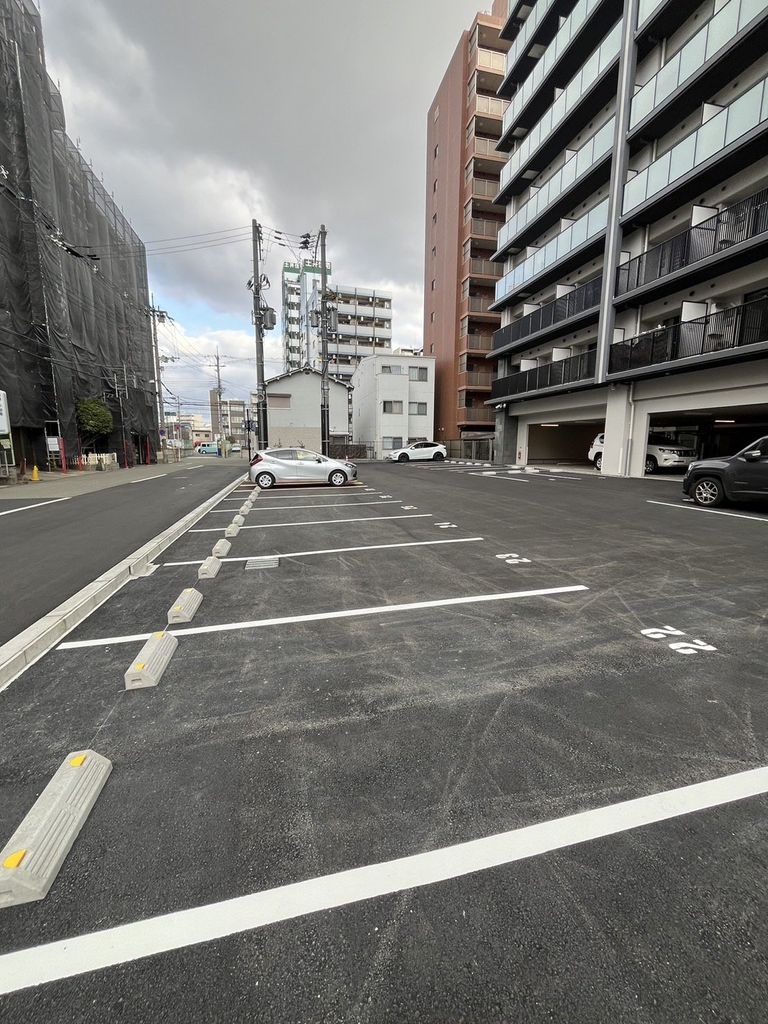 駐車場　駐車場