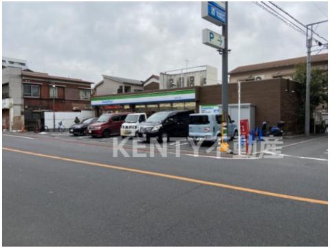 コンビニ　ファミリーマート 羽田六丁目店（コンビニ）まで94m