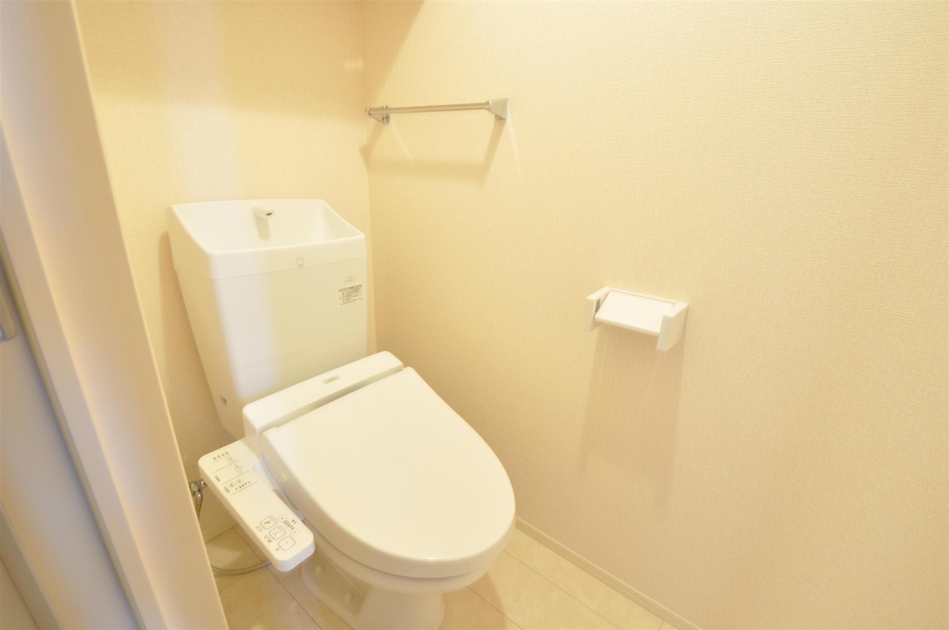 トイレ　ウォシュレット付き