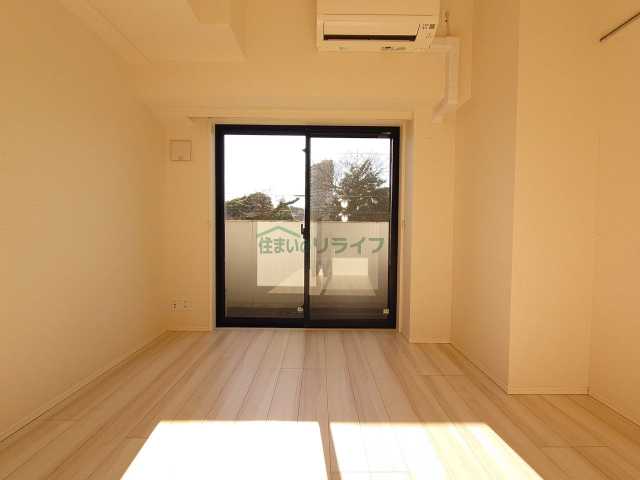 居室・リビング　別階層の参考写真になります。