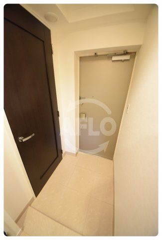 玄関　カスタリア上町台　玄関