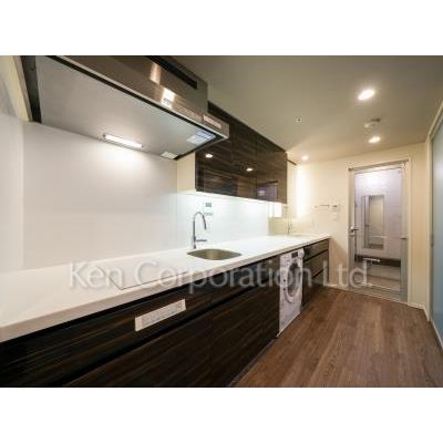 キッチン　同タイプ6階のお部屋を撮影。仕様が異なることがあります。