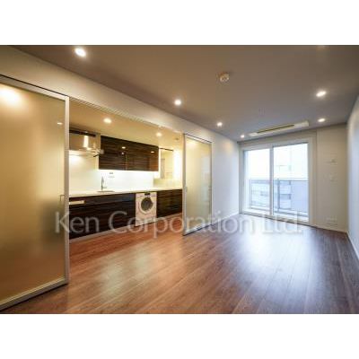 居室・リビング　同タイプ6階のお部屋を撮影。仕様が異なることがあります。